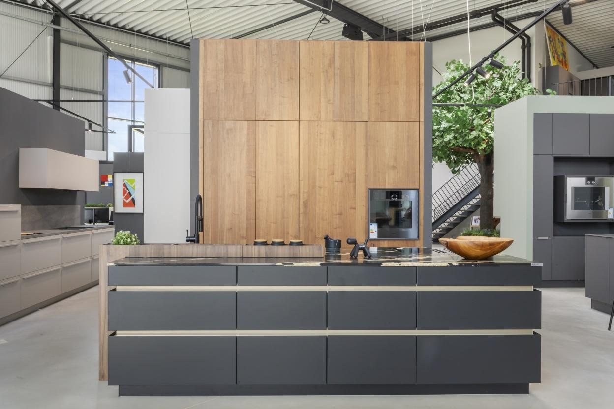Hoster Küchen + Einrichtungen GmbH - global.image 3